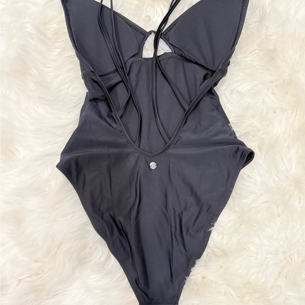 Gymshark Black Cutout One-Piece Swimsuit Strappy Back Medium - Picture 10 of 10